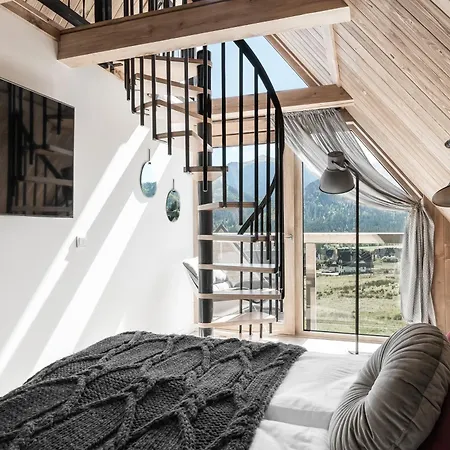 Mountain Base - Osada Szeligowka Premium