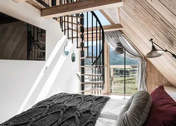 Mountain Base - Osada Szeligowka Premium